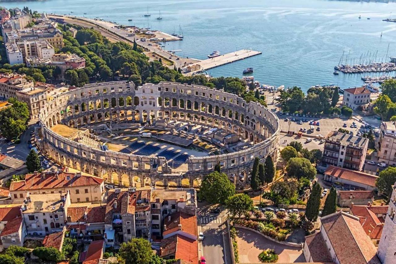 Luxury Apartment Sea Pula Eksteriør billede
